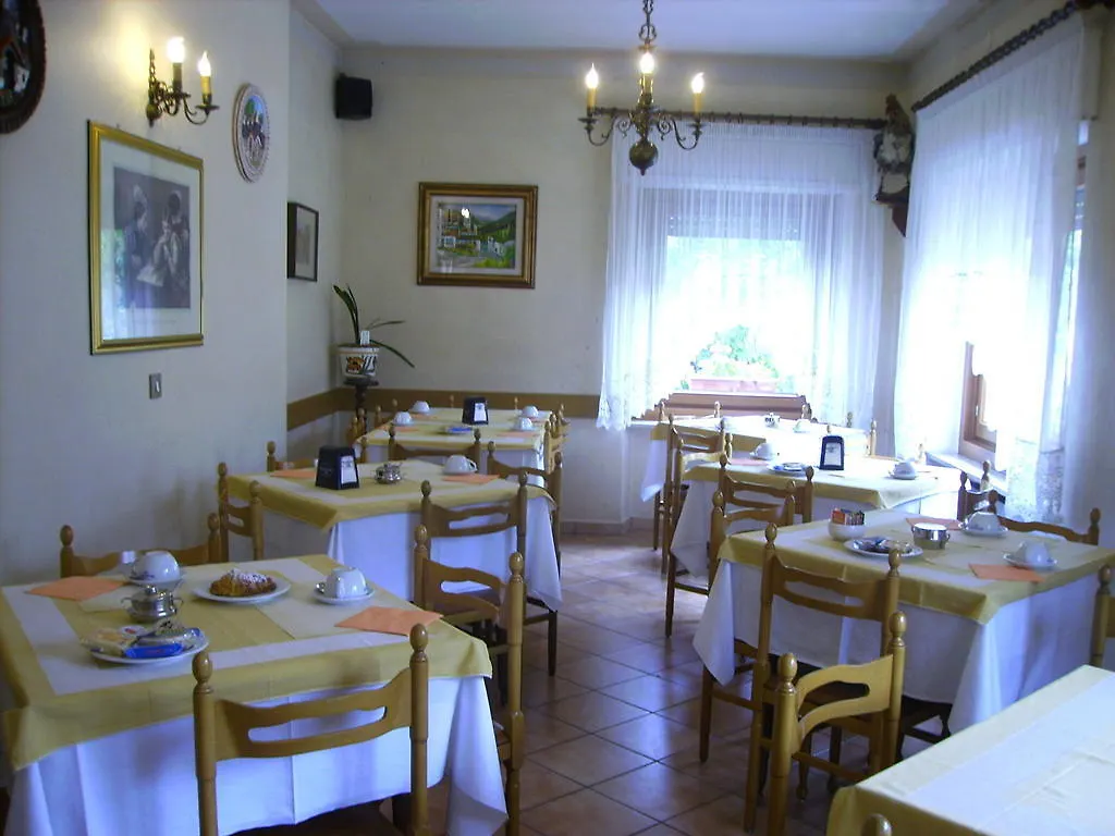 Albergo Bar Meuble Al Gallo Auronzo di Cadore 2*,